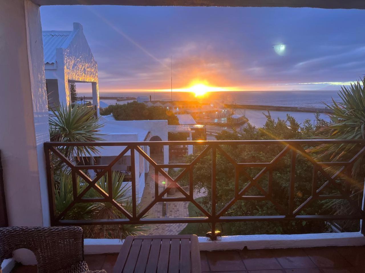 Saxon Lodge Gansbaai Exterior photo
