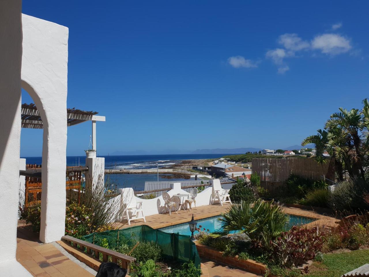 Saxon Lodge Gansbaai Exterior photo