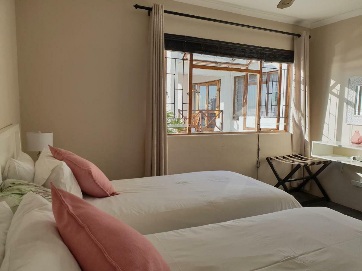 Saxon Lodge Gansbaai Exterior photo