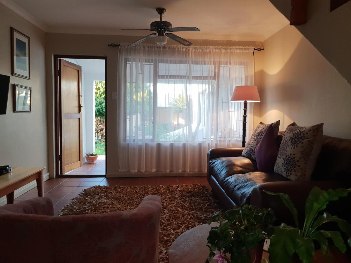 Saxon Lodge Gansbaai Exterior photo